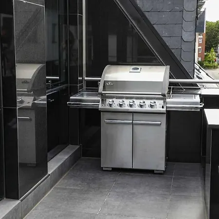 Luxus Penthouse Der Superlative Ueber 3 Etagen Mit Rooftop Wellness Whirlpool Im New York Style